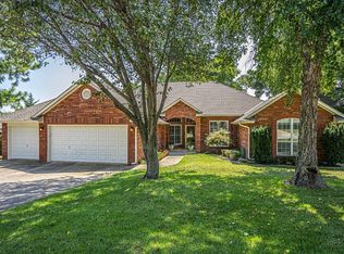 2308 Halifax Cir, Edmond, OK 73034