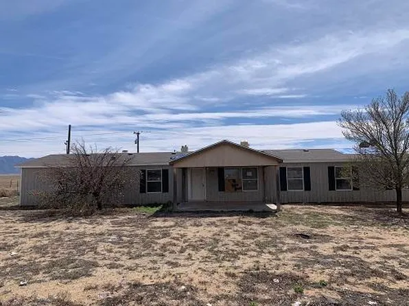 472 Meadowlake Rd, Los Lunas, NM 87031