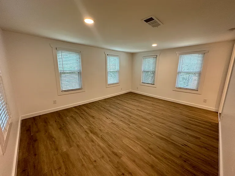 2232 W Rosedale St S #100 — Photo 14