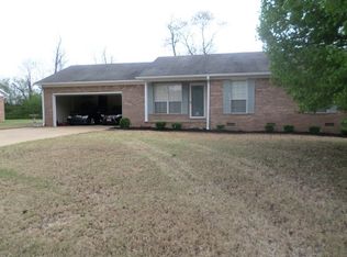 504 Deer Dr, Henderson, TN 38340