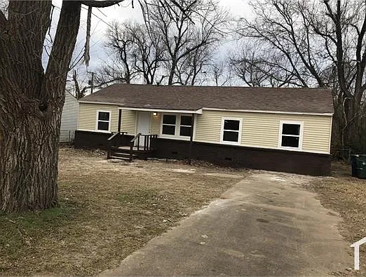 4 bed, 1250 sqft, $1,400 — Photo 2
