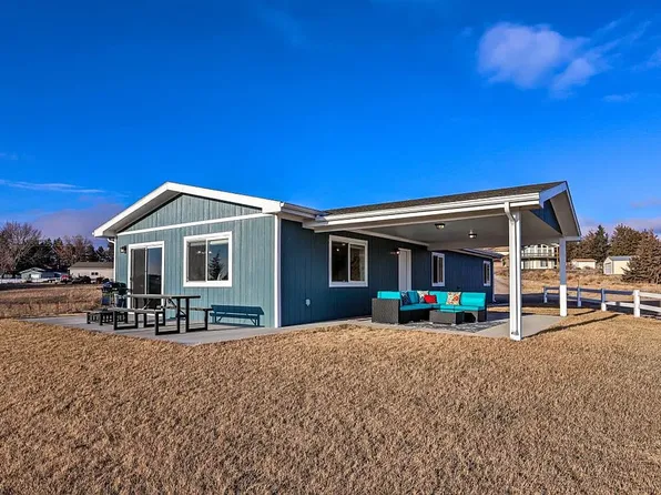 6 Lakeshore E, Lewellen, NE 69147