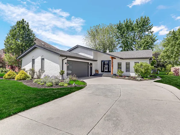 9754 Redbud Rd, Munster, IN 46321