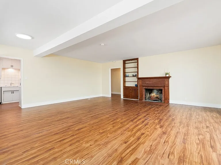 1027 S Malgren Ave — Photo 5