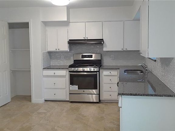 3rd image of 13961 Birchlawn Dr
