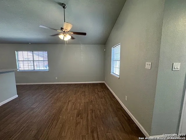 1067 Rayburn Dr — Photo 8