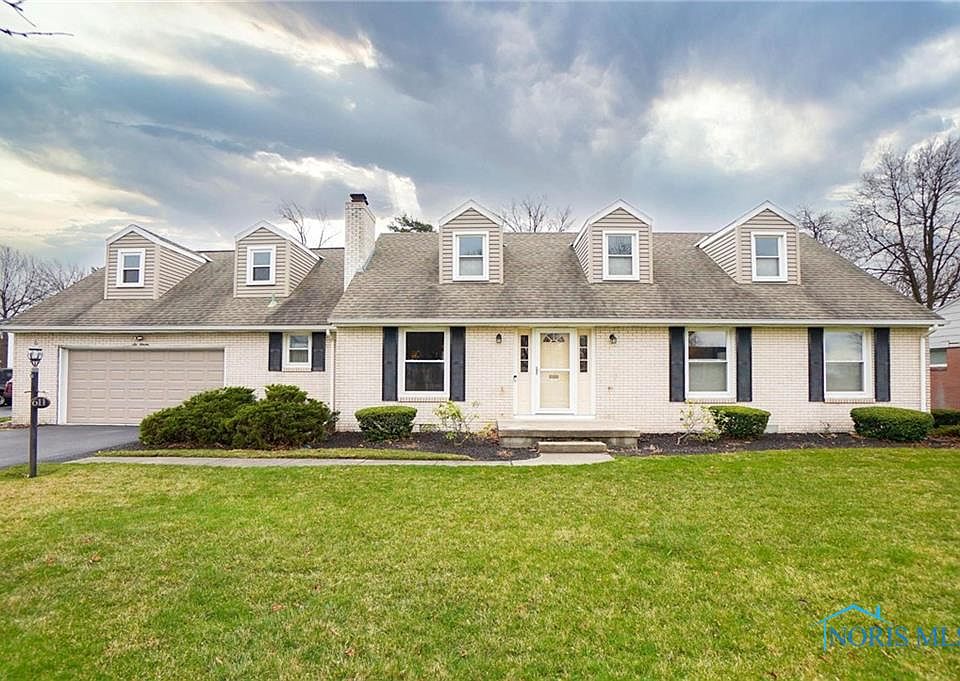 1st image of 611 Orchard Ln