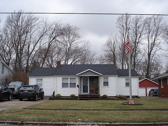 3rd image of 494 1st St