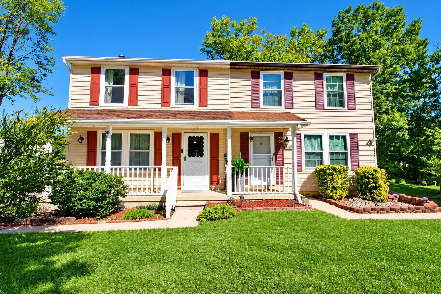 3 bed, 1.5 bath, 1460 sqft, $2,500 — Photo 1