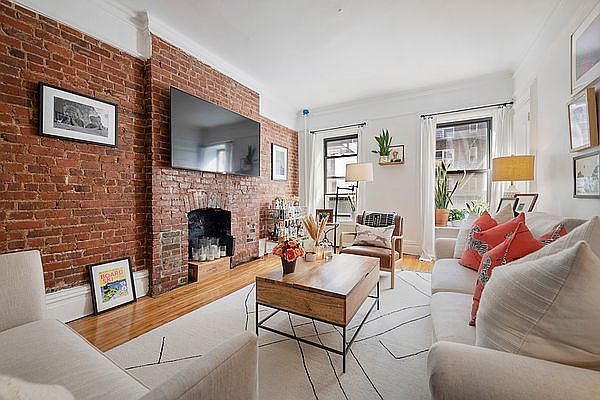 1st image of 345 E 58th St #4