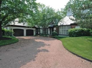 501 Burr Ridge Club Dr, Burr Ridge, IL 60527