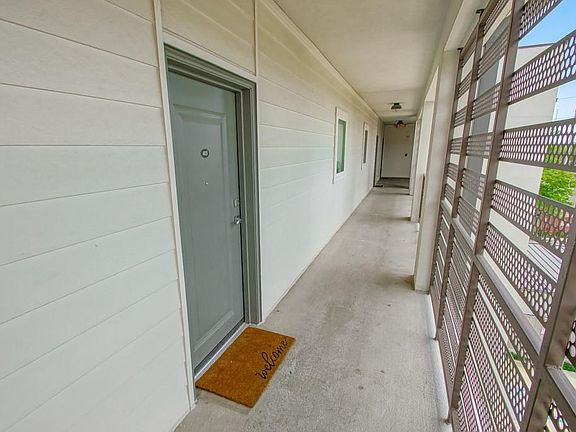 5th image of 2100 Saint Thomas St Unit 405