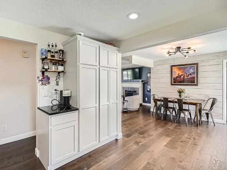 7995 Flower St — Photo 10