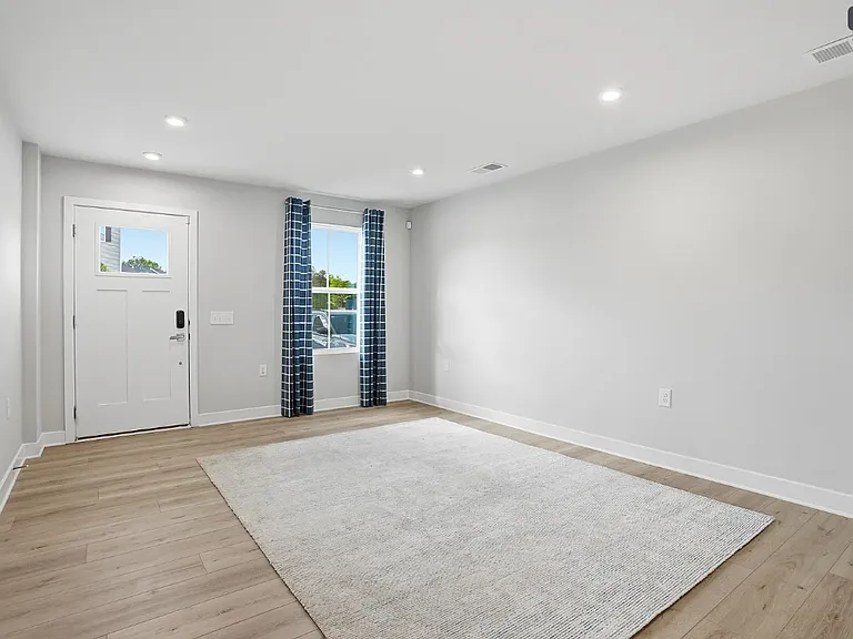 2264 Palm Ct #A — Photo 3