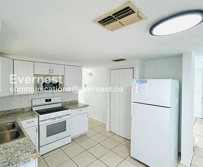 3749 Beechwood Dr — Photo 3