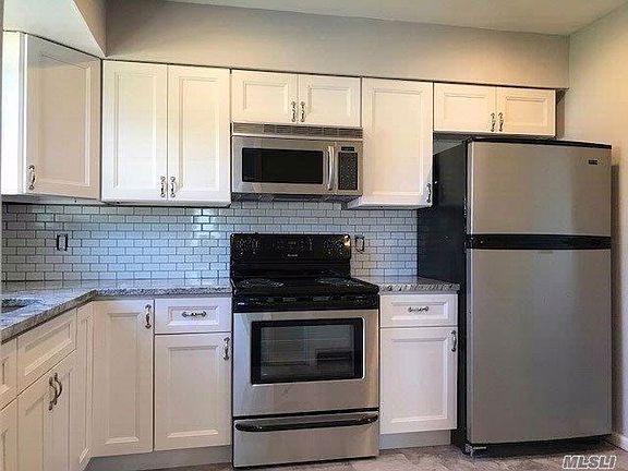 3rd image of 248 E Main St