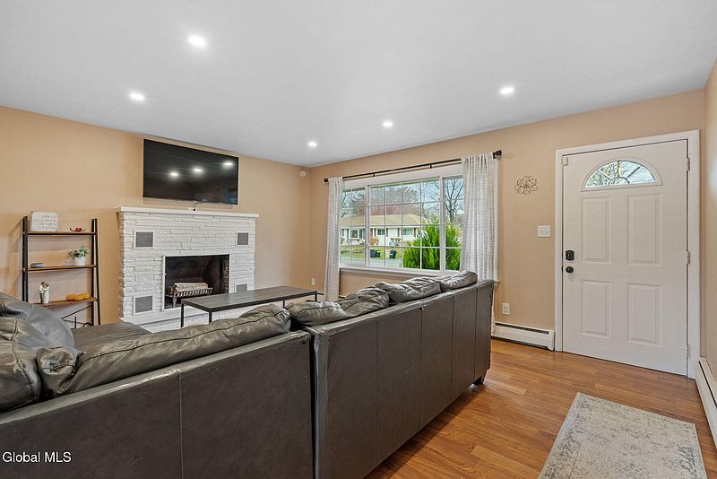 5th image of 51 Mordella Road