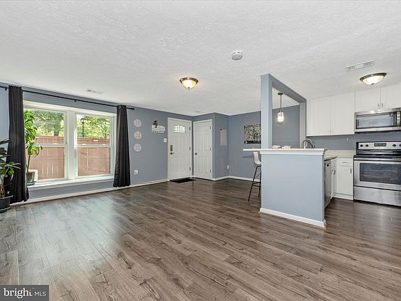 4th image of 13359 Demetrias Way
