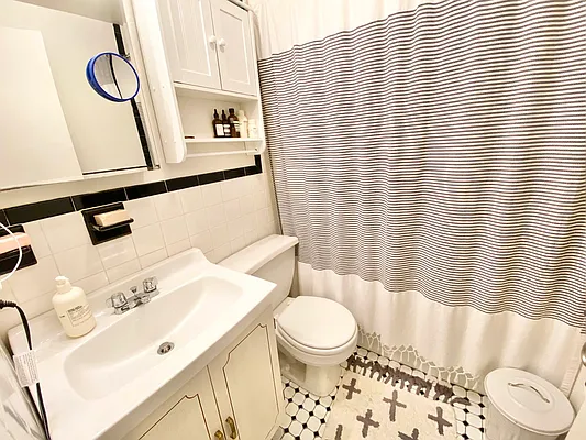 Rented by Oxford Property Group | media 13