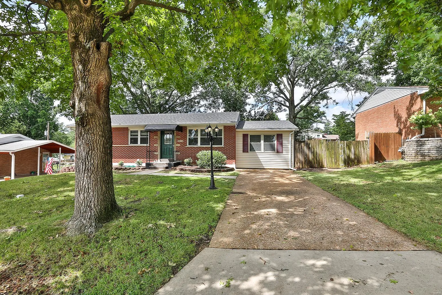 9636 Guehring Dr photo 1