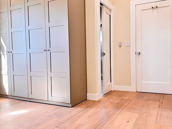 Bedroom 1 - View 2