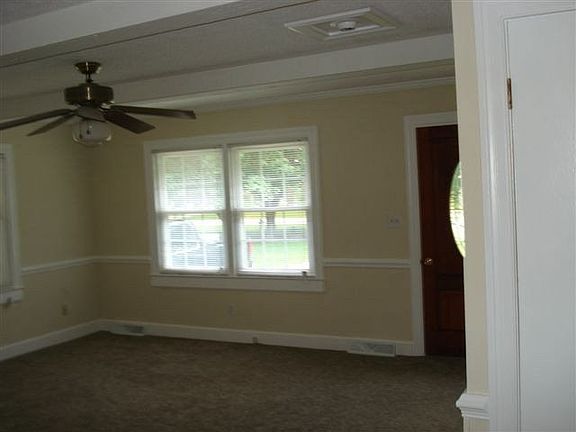 2nd image of 3667 Longleaf Dr NE