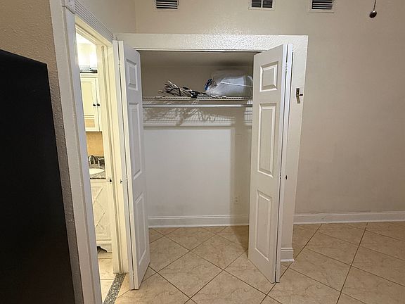 4th image of 7212 Riverwood Blvd
