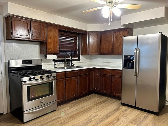 5th image of 4204 Washington Ave