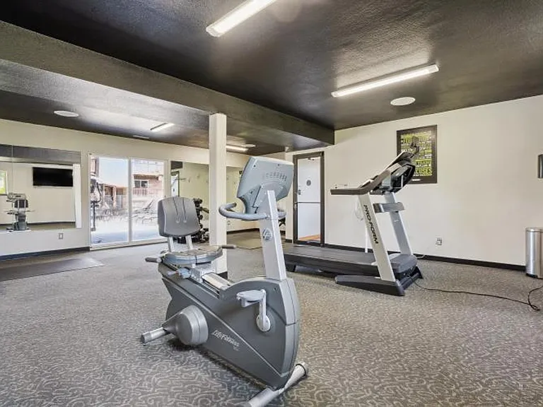 Lantern Square Apartments Spacious 1, 2 & 3 Bedrooms — Photo 12