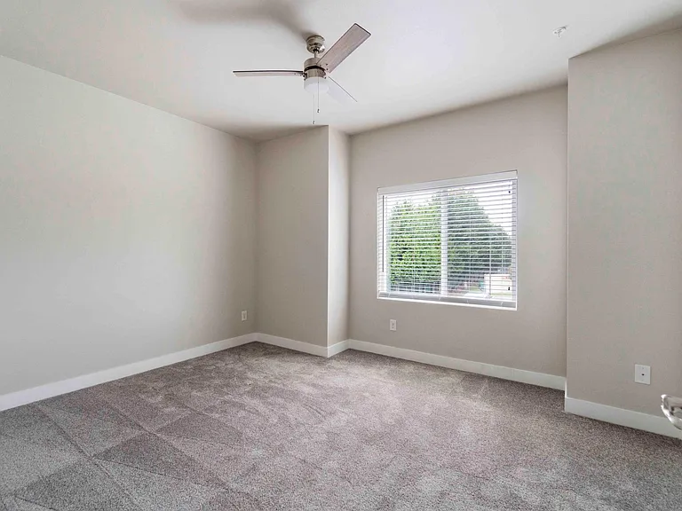 Arbor Crest Apartments — Photo 32