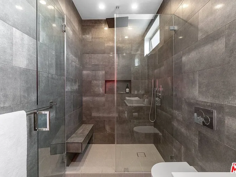 611 N Bronson Ave #10 — Photo 14