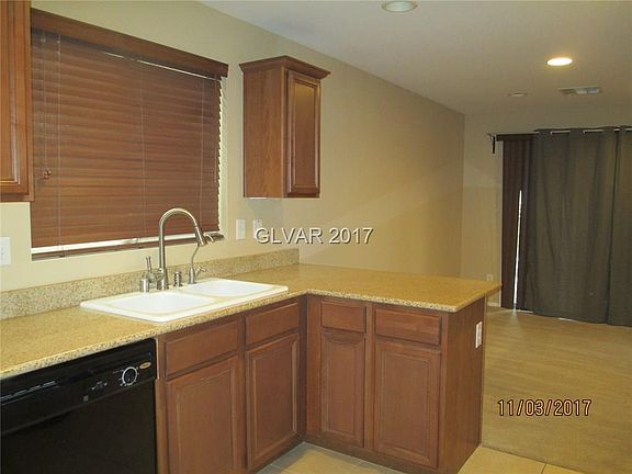 4th image of 10240 Headrick Dr