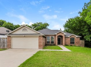 317 Dupont Cir, Fort Worth, TX 76134