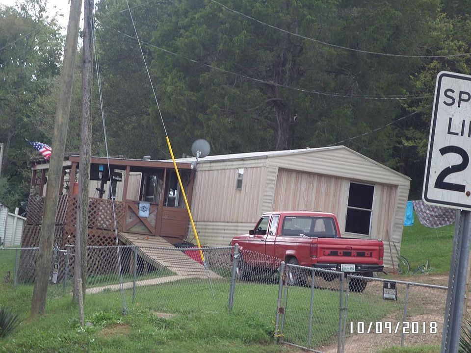 2nd image of 207 Morrow St