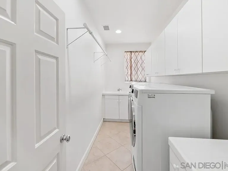9230 Island Pine Way — Photo 36