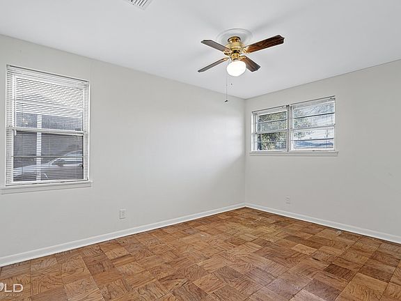 5th image of 1122 Carolina St