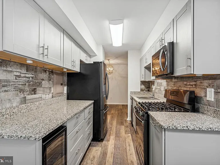 3326 Woodburn Village Dr #23 — Photo 2