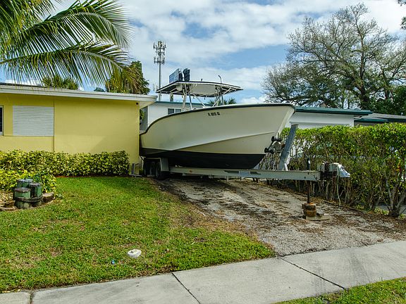 4th image of 1720 SW 22nd Ave