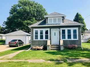 408 Cedar St, Cedar Point, IL 61316