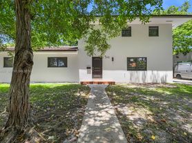 345 Sarto Ave, Miami, FL