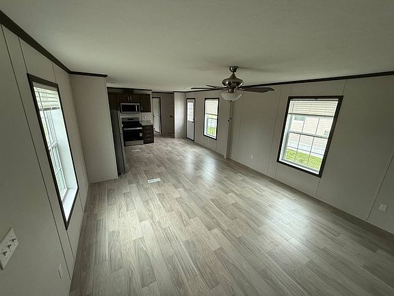 3rd image of 129 Jessica Ln