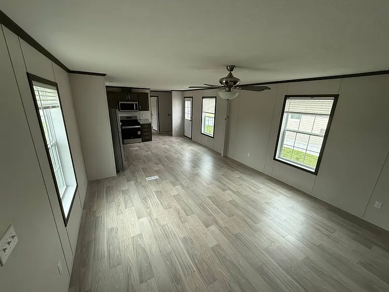 129 Jessica Ln — Photo 3
