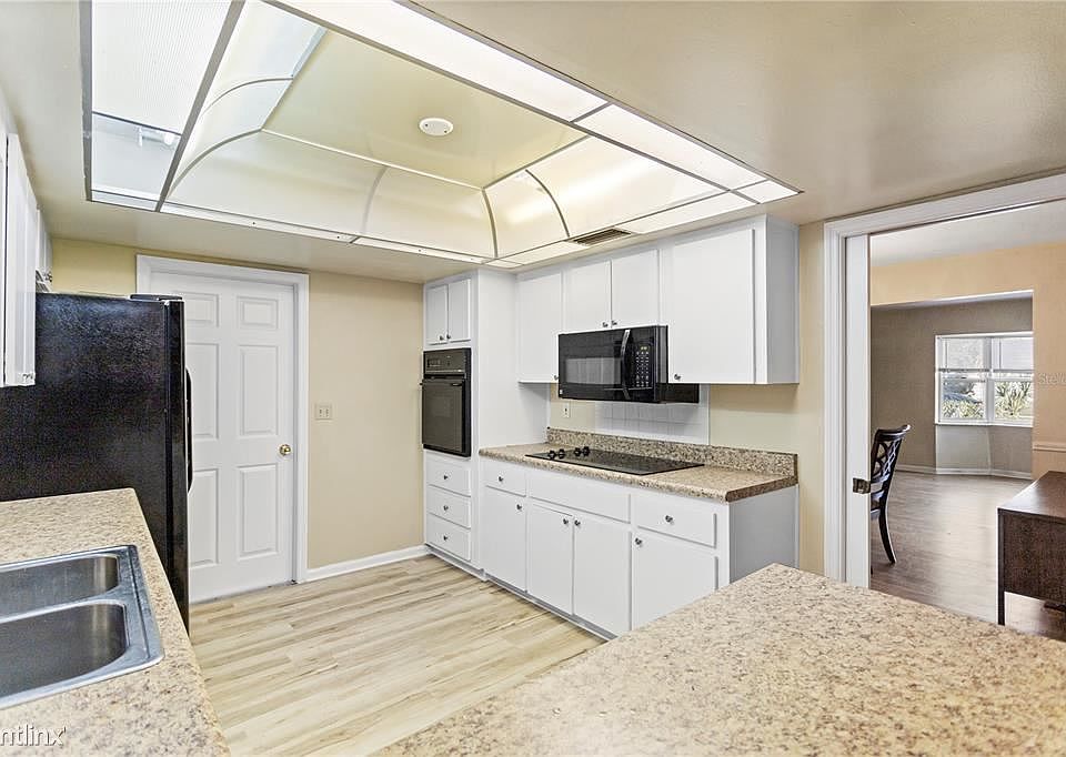 1st image of 7502R Oakvista Cir