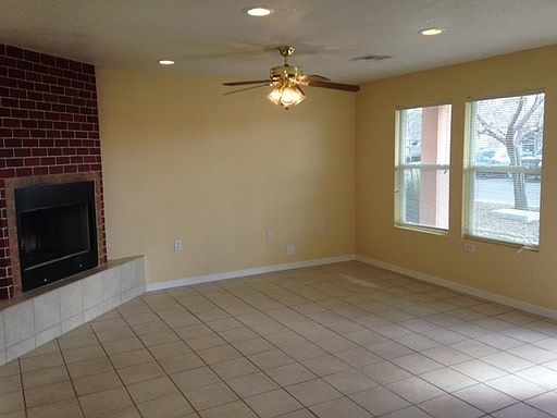 4th image of 1810 Payne St APT 5