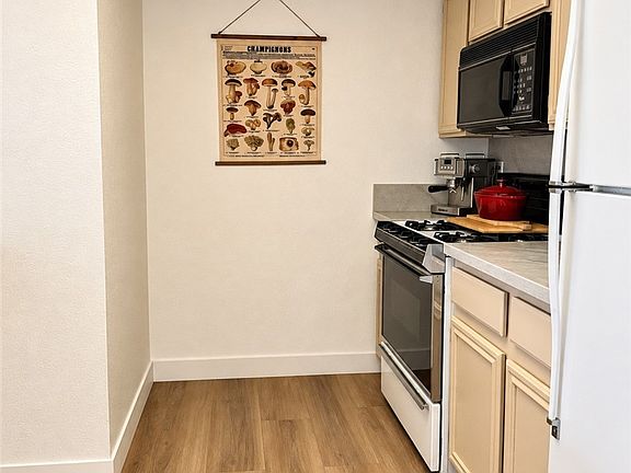 4th image of 8070 W Russell Rd Unit 2028