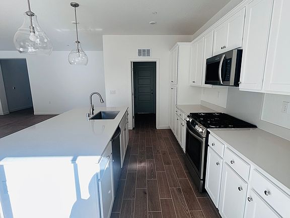 3rd image of 7063 E Simpson Ave