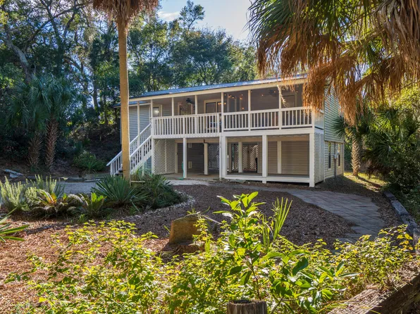 1812 Catherine St, Edisto Island, SC 29438