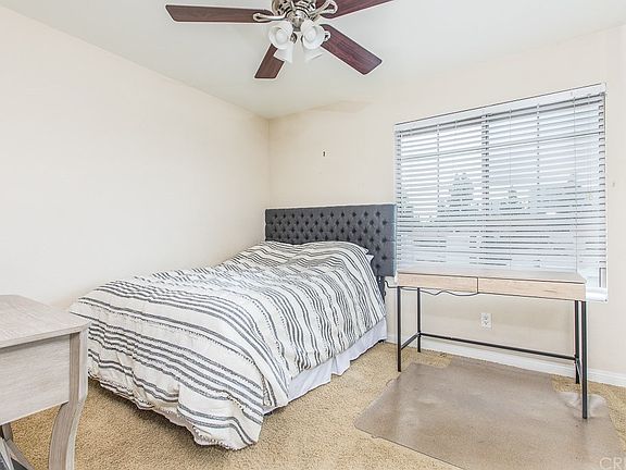 5th image of 5550 Owensmouth Ave APT 312