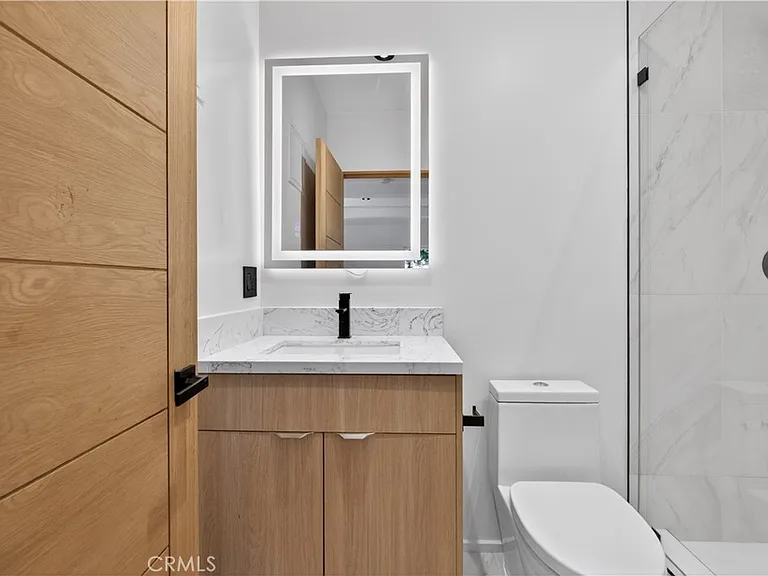 1713 W Alameda Ave — Photo 52
