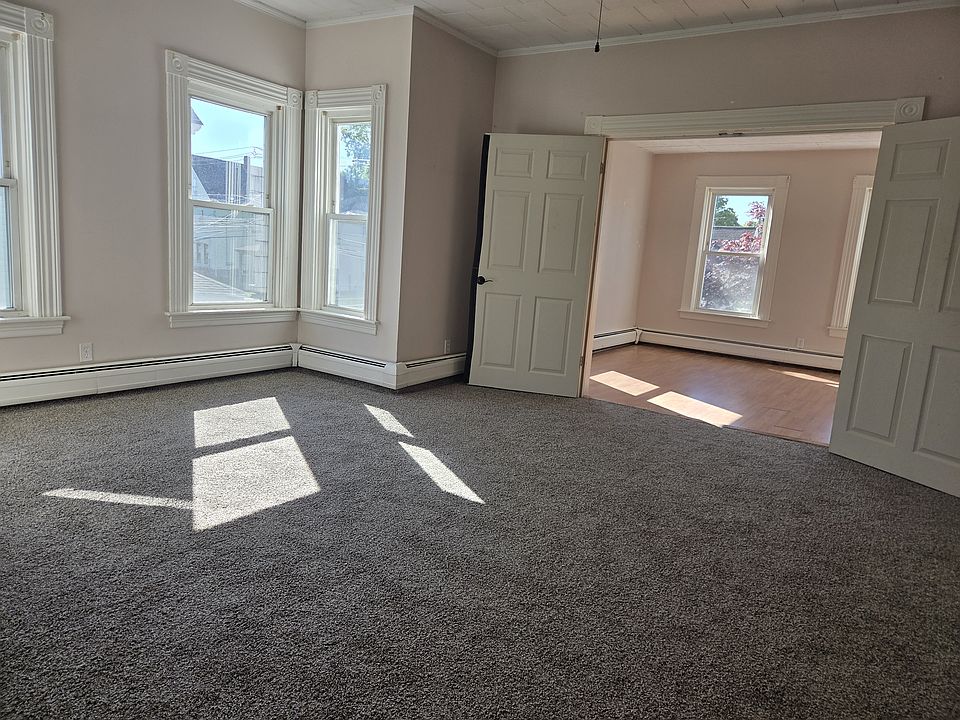 1st image of 409 Cohannet St Floor 2
